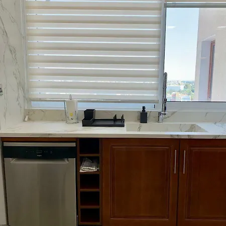 Modern 2 Bed Large Close To Of Cyprus And Hospital *