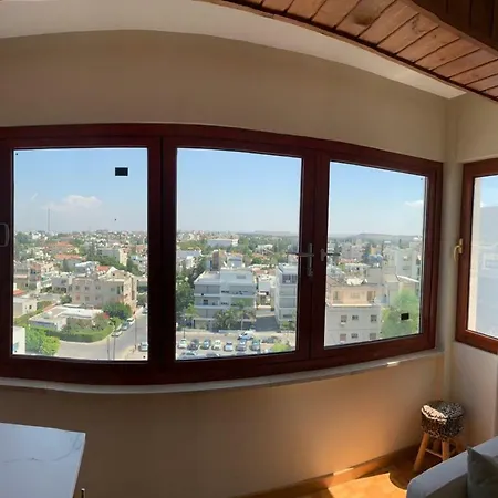 Modern 2 Bed Large * Nikozja