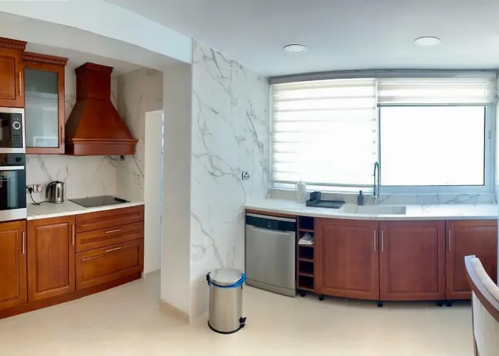 Apartmán Modern 2 Bed Large *